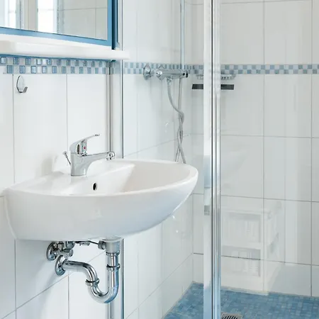 C 6 Reethaus Strandkorb Mit Aussenwhirlpool Und Sauna Prázdninový dům