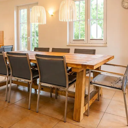 C 6 Reethaus Strandkorb Mit Aussenwhirlpool Und Sauna